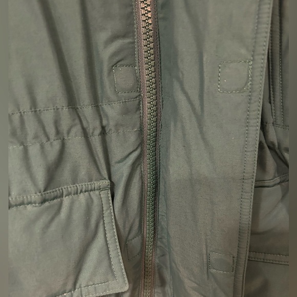 Aritzia TNA Pursuit Parka in Green (Size L) - Picture 11 of 16